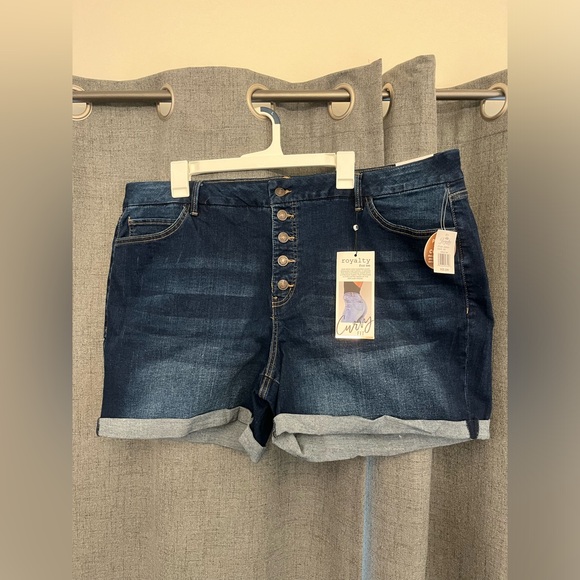 Royalty For Me Women's Plus Sz High Rise Curvy Exposed Button Fly Cuffed Shorts - Picture 5 of 6